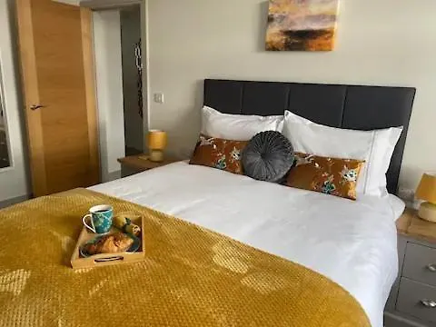 Stunning Sea View 2 Bedroom Flat In Scarborough