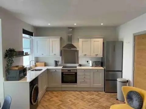 Stunning Sea View 2 Bedroom Flat In Scarborough