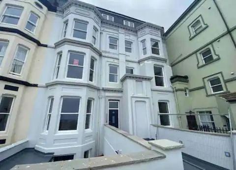 Stunning Sea View 2 Bedroom Flat In Apartment *