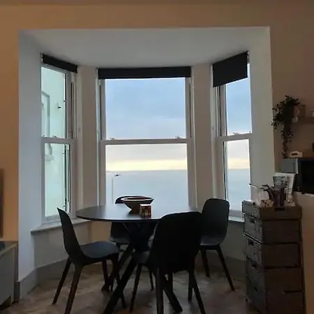 Stunning Sea View 2 Bedroom Flat In Скарборо Экстерьер фото